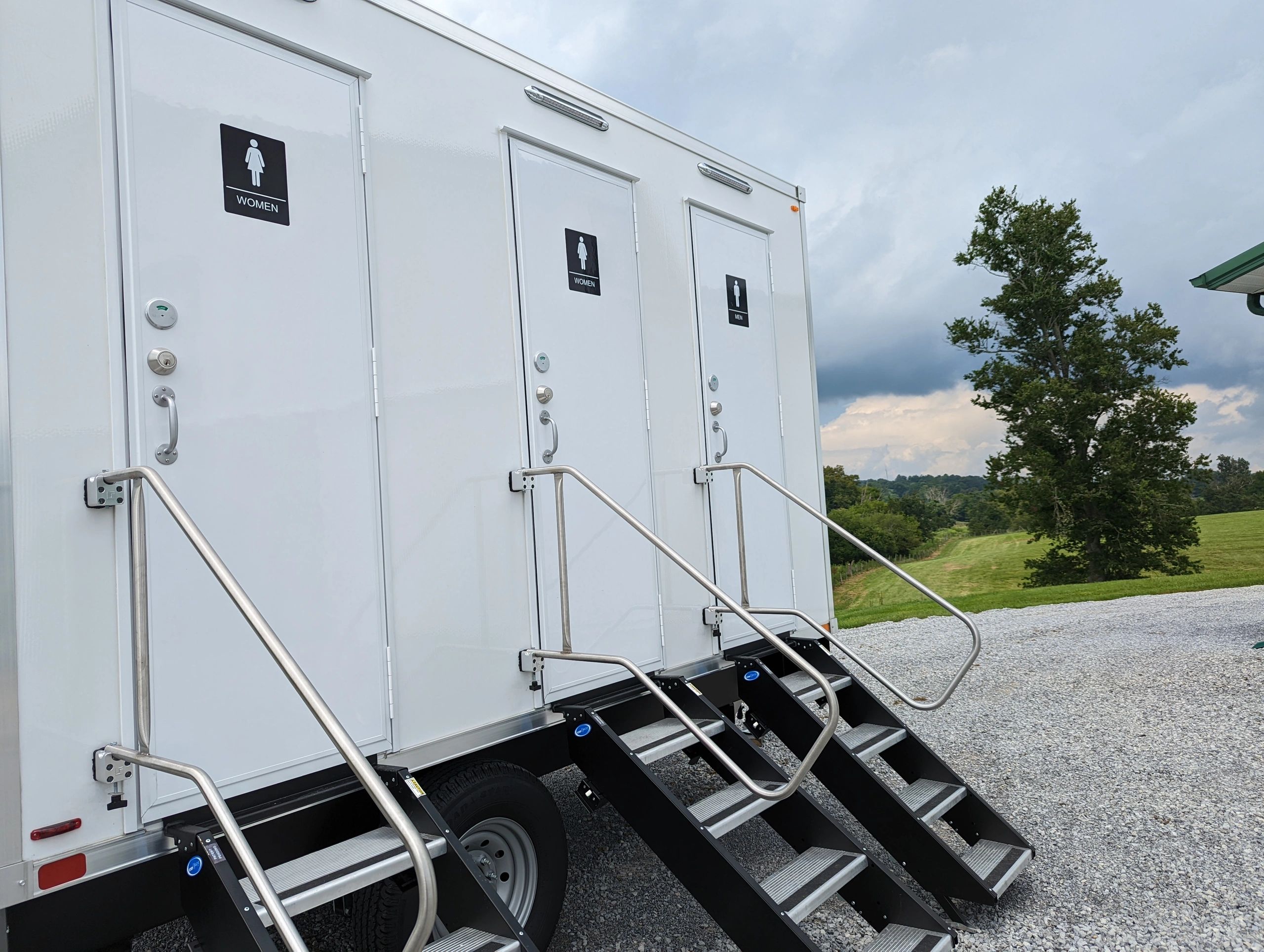 The Loo Luxury Portable Toilet, VIP Portable Toilets