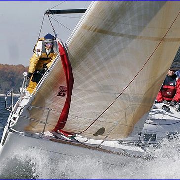Beneteau 367 Danegeld rounding the weather mark