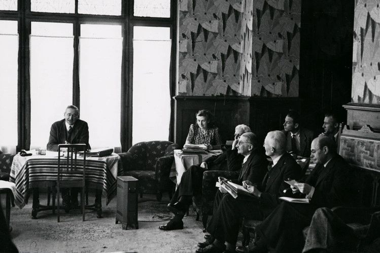 Pierwsze spotkanie Mont Pelerin Society, w 1947 roku, z założycielami, Friedrichem Hayekiem i Ludwigiem von Misesem