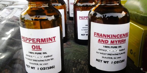 Peppermint Essential Oil 1oz comes with droppers
Frankincense and Myrrh Essential Oil 1oz comes with
