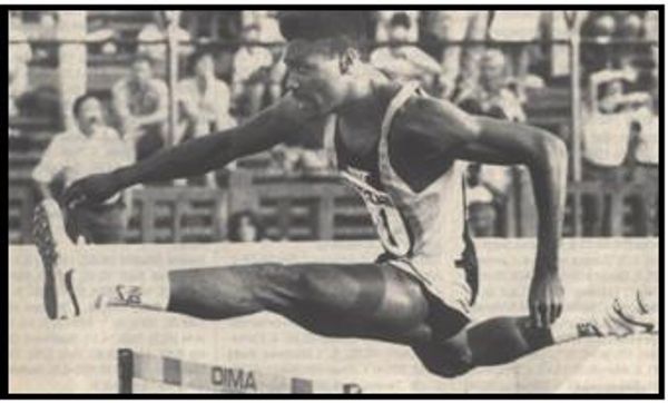 DANNY HARRIS 400 METRE HURDLES 23 February 1992 Stock Photo - Alamy