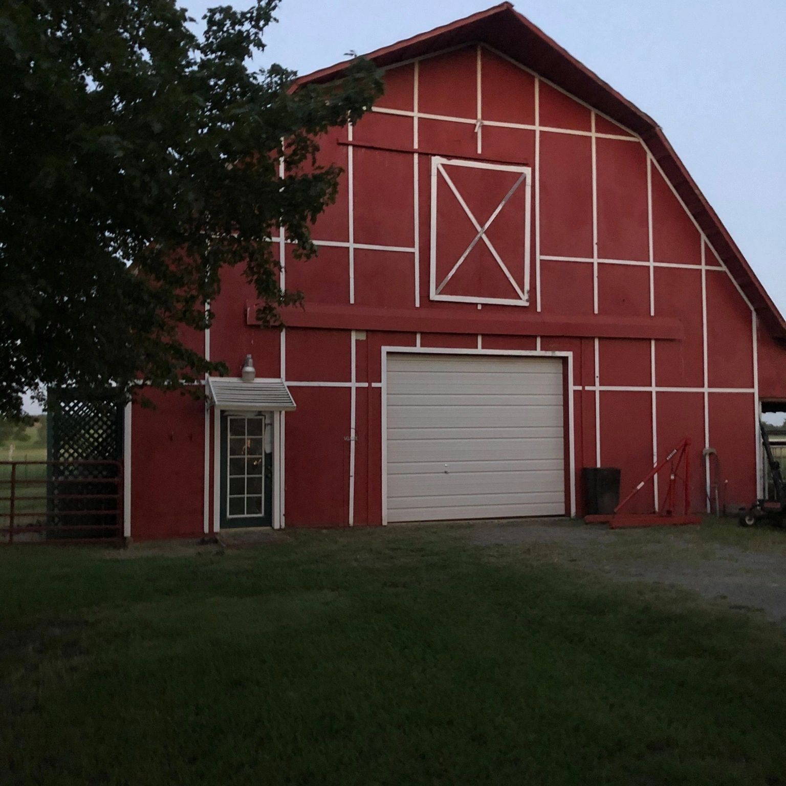 RED BARN AUCTIONS Auction, Consignments