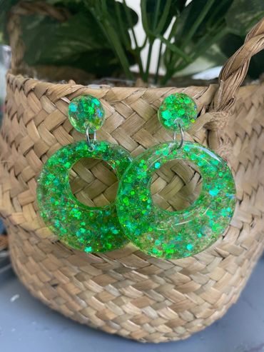 Out of focus green and brown