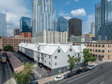 Austin Apartments, Downtown Austin Apartments, Austin Highrise Apartments, Luxury Austin Apartments