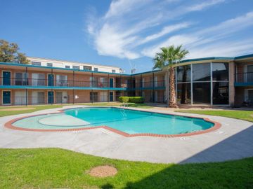 Austin Apartments, Allendale, Central Austin Apartments, UT campus Apartments, Hyde Park Apartments