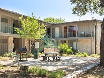 Austin Apartments, Apartments near UT campus, Student Apartments in Austin, UT  shuttle Apartments 