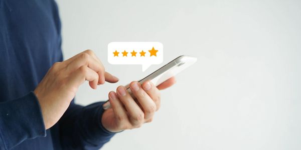 Top-rated 5-star review icon with gold stars