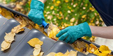 Gutters cleaning