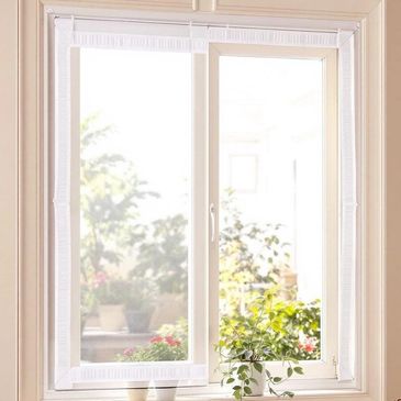 Cortina Sunscreen con brojo autoadhesivo  , ideal para tener privacidad y dar claridad a tu hogar