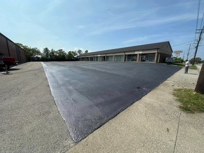 Professional seal coating and asphalt paving services in Frankfort, KY—enhancing curb appeal 