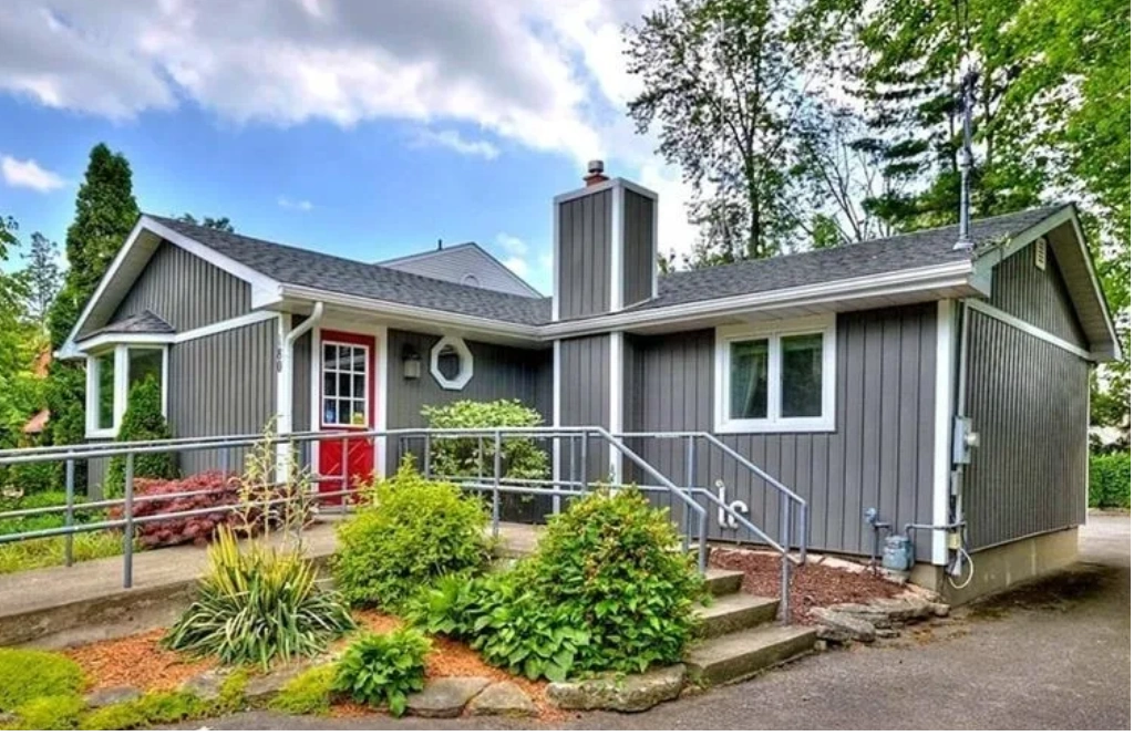 Maple Tree Cottage Vacation Rental, Free Wifi