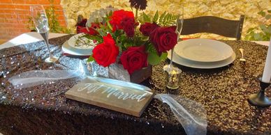 art museum wedding, formal wedding, sequin wedding tables, sweetheart tables wedding