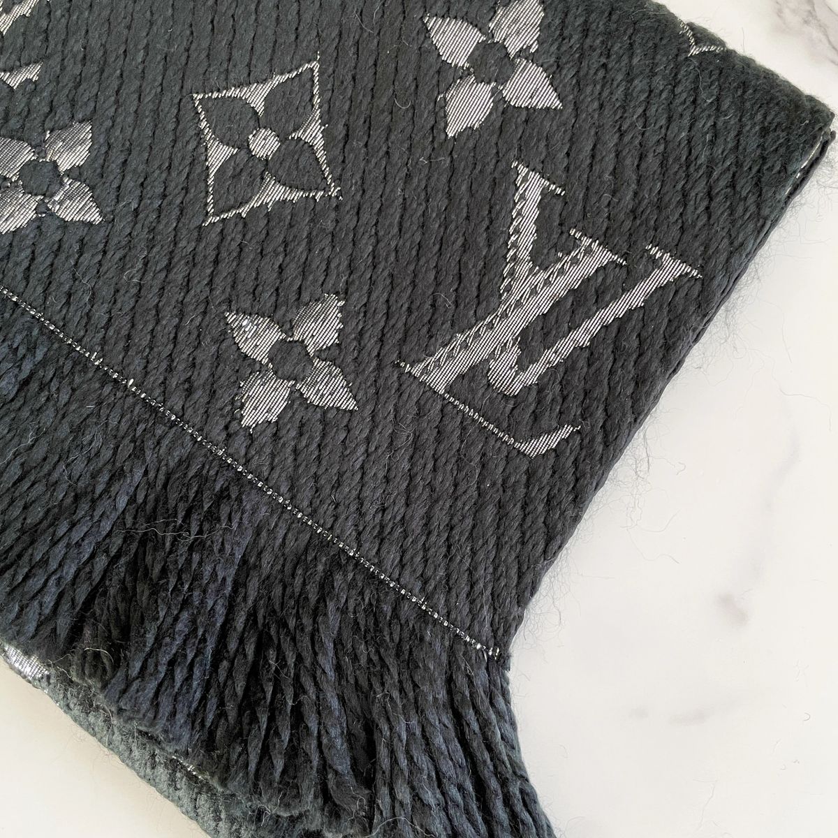 Logomania Scarf - Black Shine