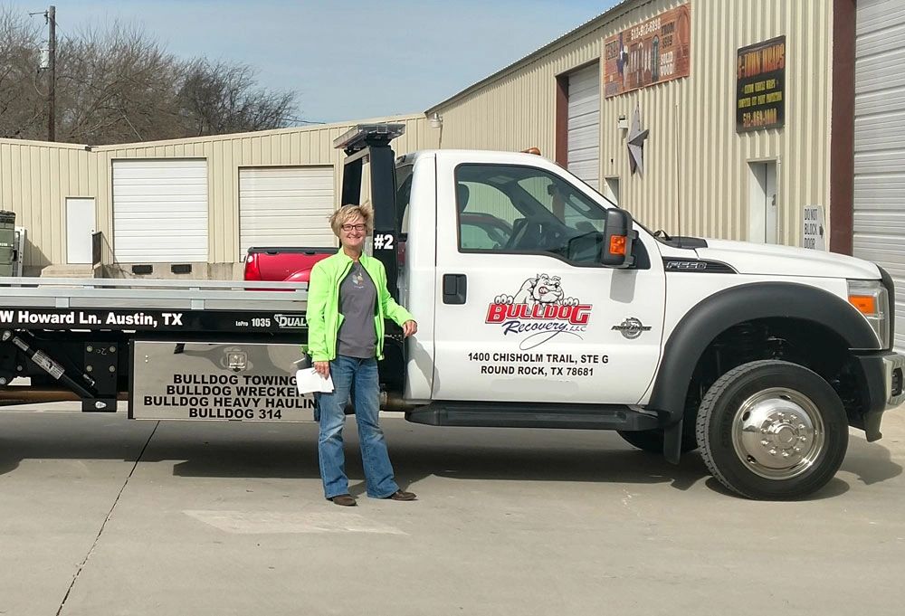 Bulldog Recovery llc logo