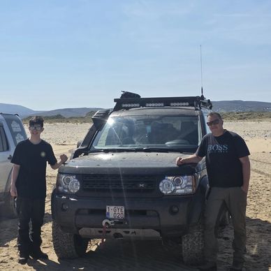 Discovery 4 Off Road Ireland with Flat Cap Adventurers 