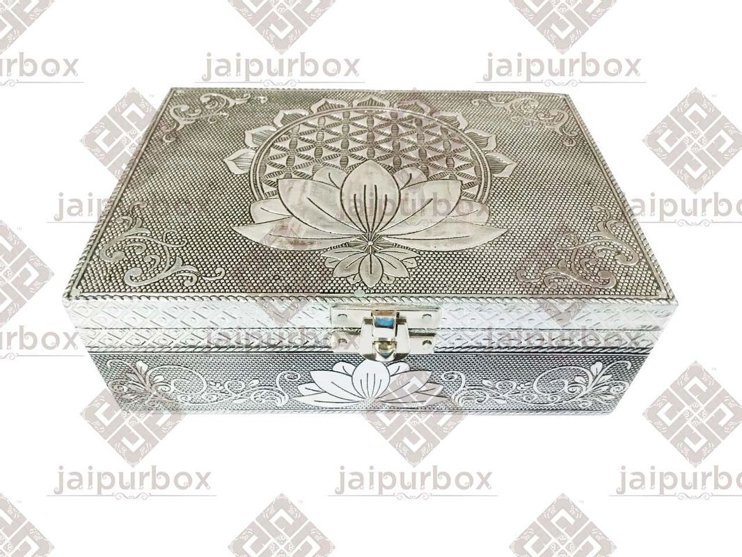 SKB Handicraft Party Wear Beautiful Diamond Crystal Flower Box