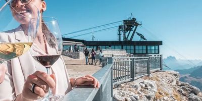Simposio enogastronomico Rifugio Pordoi con vista Dolomiti a 2.950 metri  UNESCO