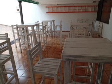Mesas periqueras 