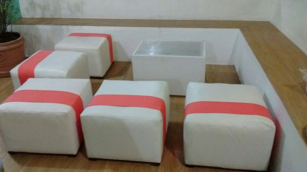 Renta de salas lounge con moño