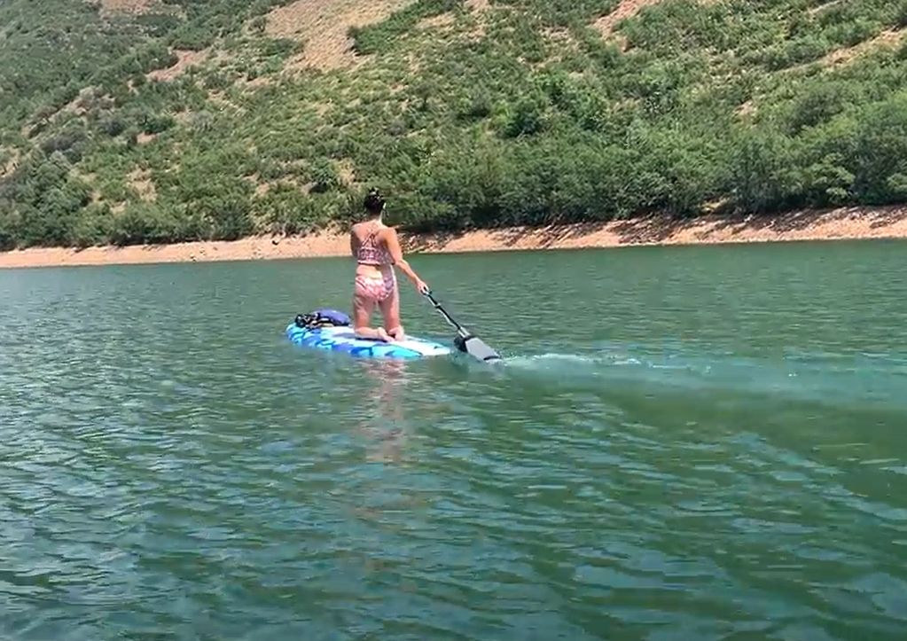 motorized paddleboarding attachment for paddle oar for paddleboarding and inflatable paddleboarding