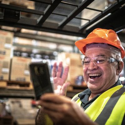 Remote HR consulting for BC industrial employers support supervisors through video on the jobsite