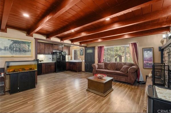 House cleaning, house cleaner, woodwork, trim, baseboard 