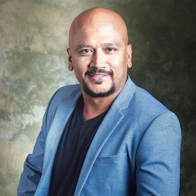 Nipun Jain
Age: 42
Spouse: Teenakshi Jain
Kids: 2