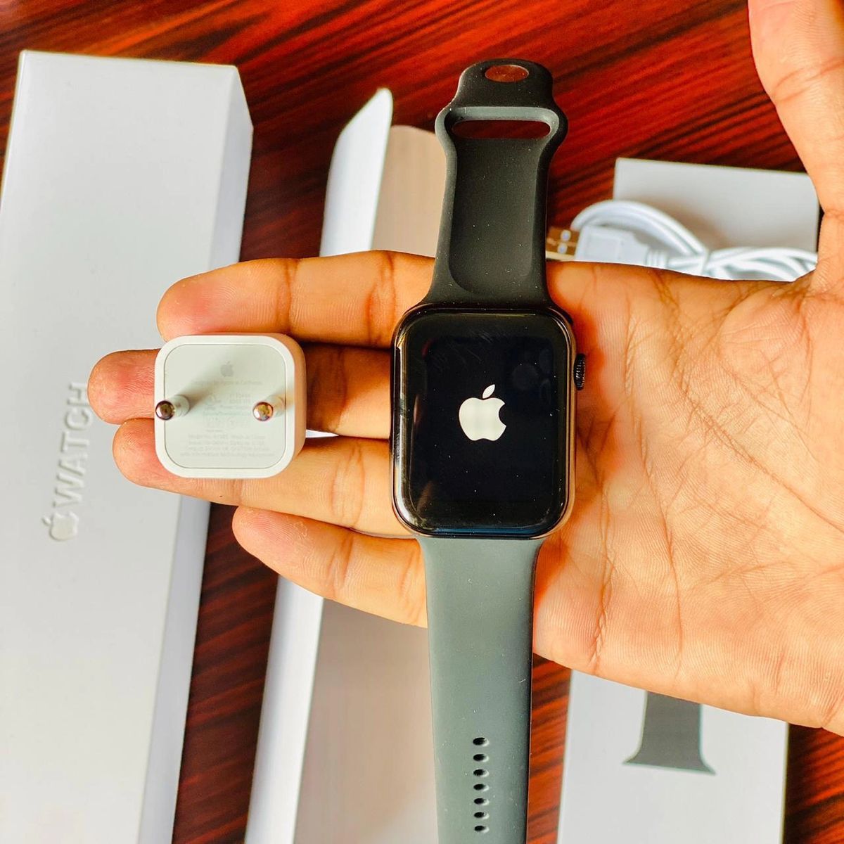 Apples Watch Series 6 With Apples Logo (50+ Watch Faces & Customize