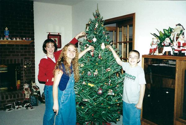 Meredith, Mandy and A.J. Christmas 2000