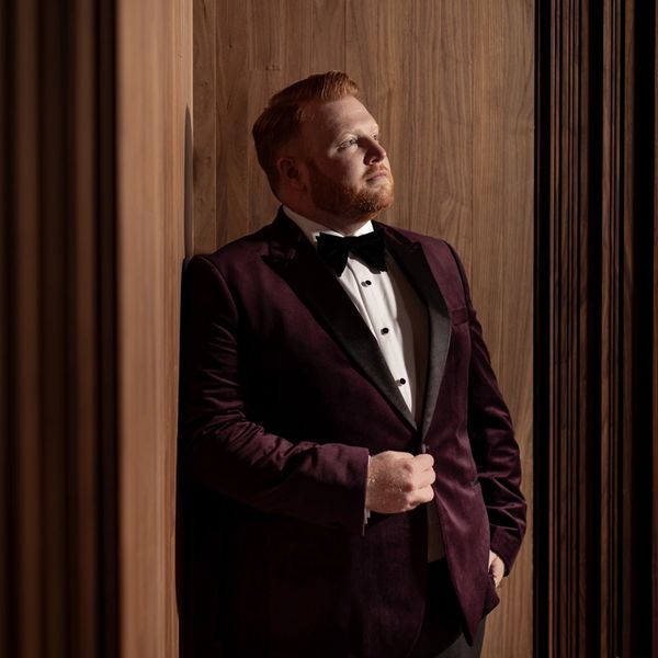 Seán Tester tenor headshot