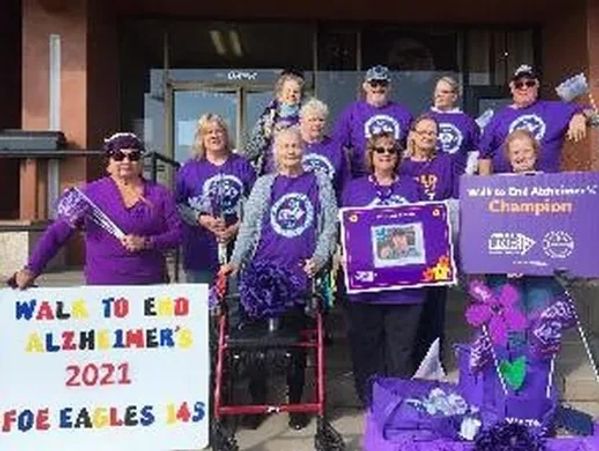 Ladies & Gentlemen of the Auxiliary and Aerie dedicated to raising awareness for Alzheimer's.