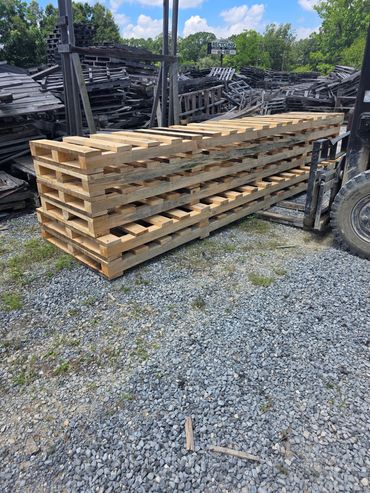 Heavy duty 16 foot custom pallet for industrial equipment transport and export packaging