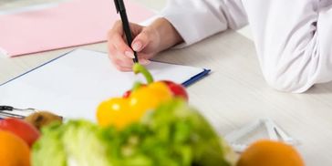 Nutritionist - Providing Medical Nutrition Therapy