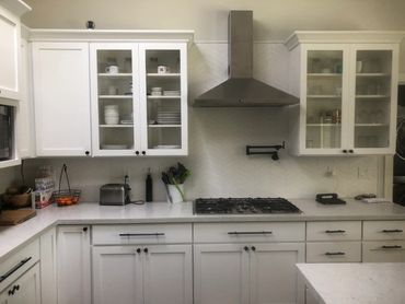 Kitchen Remodel, White Shaker Cabinets, Quartz Counters, Glass Front Cabinet Doors