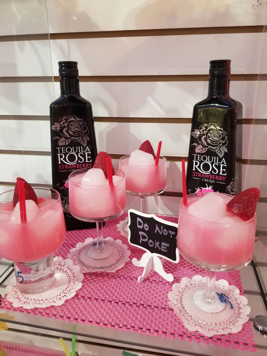Tequila Rose ~ Lady's It's like a creamy strawberry festival.