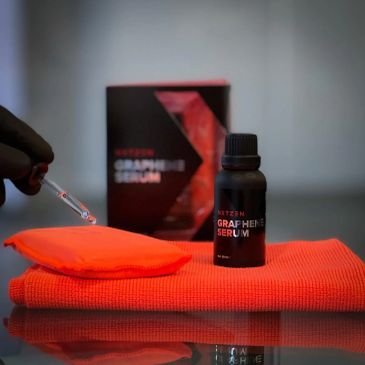 Graphene serum and cloth set with dropper.