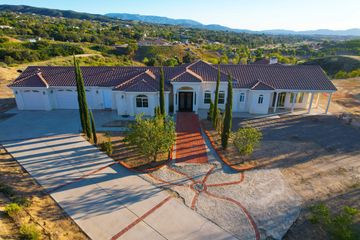 Aerial photography, drone photography, wine country, vacation rental, temecula, riverside county