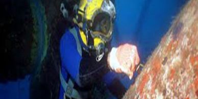 Calibración y toma de potenciales submarinas de estructuras metálicas y artefactos flotantes