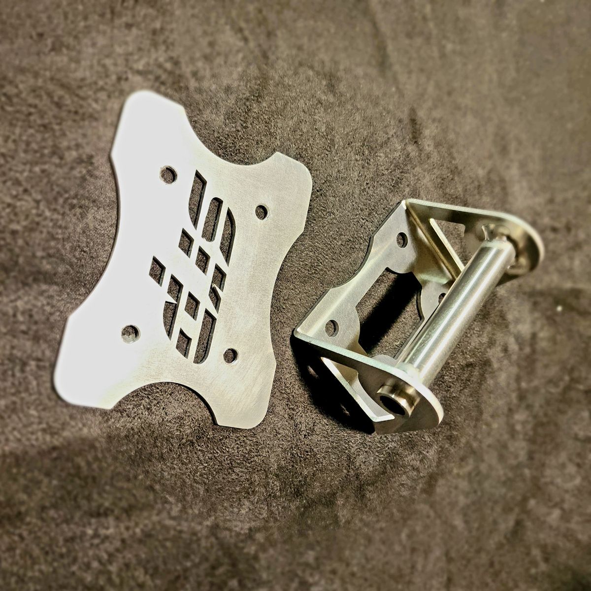 GSXR1000 Lightweight Tank Hinge kit