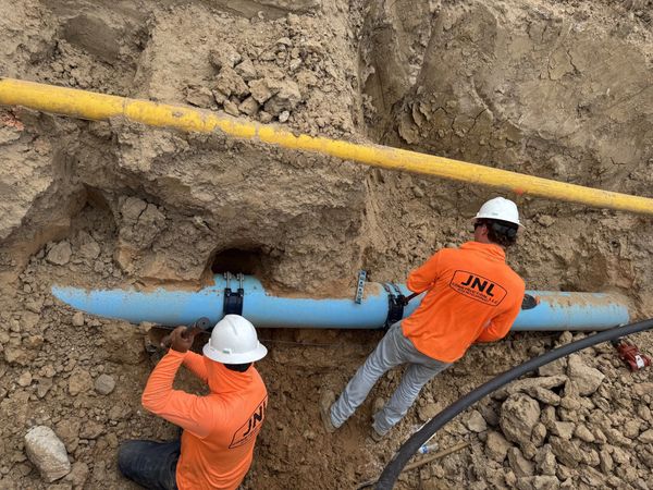 JNL crew tapping a water line at Olive Garden in Katy, TX