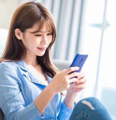 由專業傾聽師釐清員工狀況，了解其困難並給予適時的安撫與關懷，讓員工暖心的感受到企業的關懷。