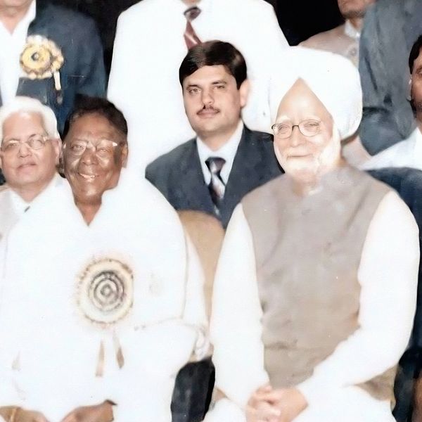 Advocate Partap Singh with Prime Minister Manmohan Singh Indian National Congress