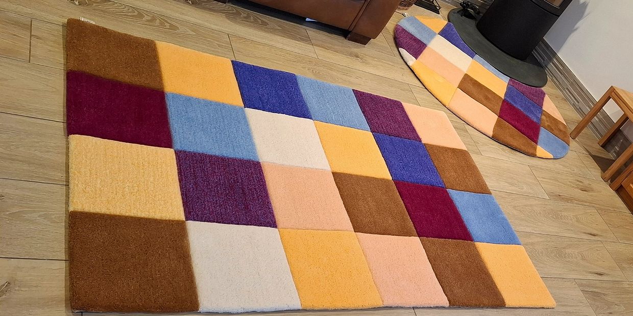 Handmade Luxury Cottage inspired Rug Made from 100% wool