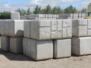 Decorative retaining walls, silage pits, aggregate bins push walls, Concrete blocks barriers