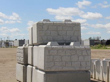 Decorative retaining walls, silage pits, aggregate bins push walls, Concrete blocks barriers