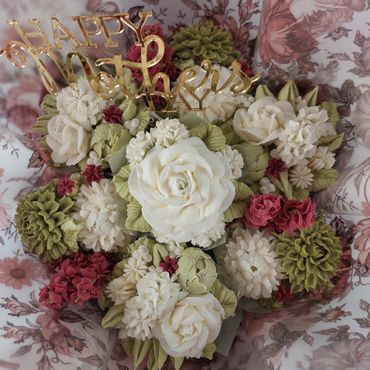Beautiful cupcake bouquet with Mothers Day topper