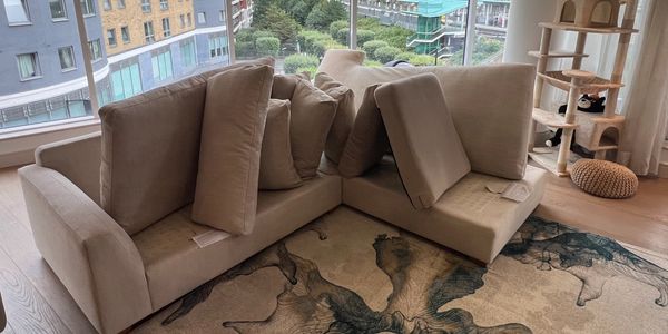 Upholstery cleaning services in apartments in Chelsea Harbour.