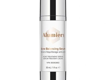 A highly effective, lightweight serum. Penetrates pores to reduce acne and prevent new pimples.