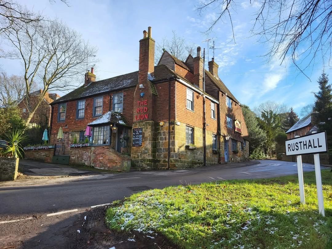 (c) Redlionrusthall.co.uk