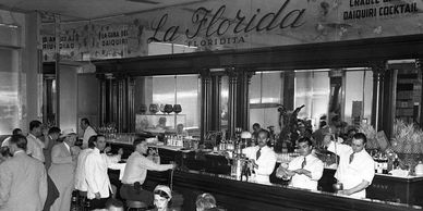 Cuba hosts "thirsty" Americans during Prohibition.